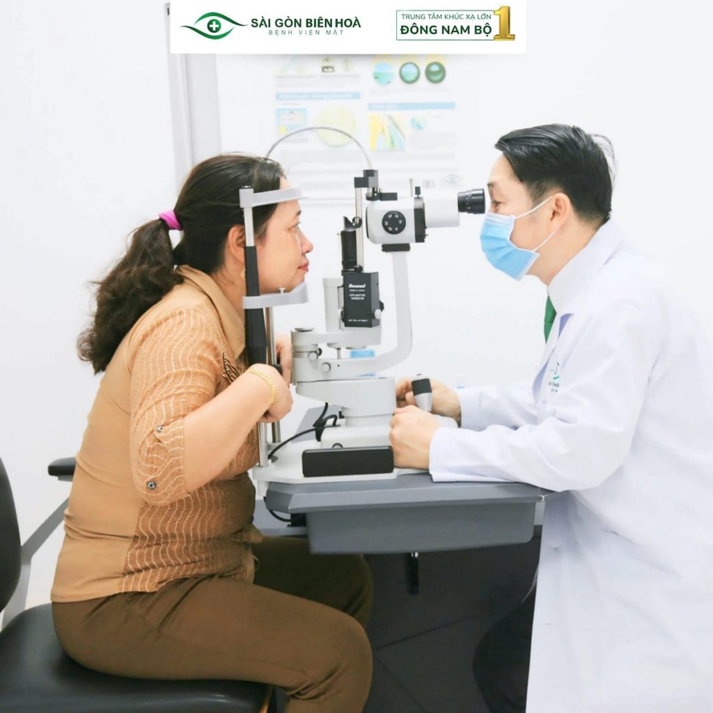 tham-kham-chuyen-sau-ve-cuom-mat-tai-benh-vien-mat-sai-gon-bien-hoa-1024x1024 (5).jpg