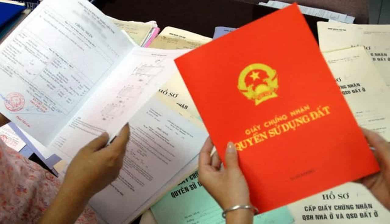 Diện tích đất ghi trong sổ đỏ khác với thực tế phải làm thế nào?